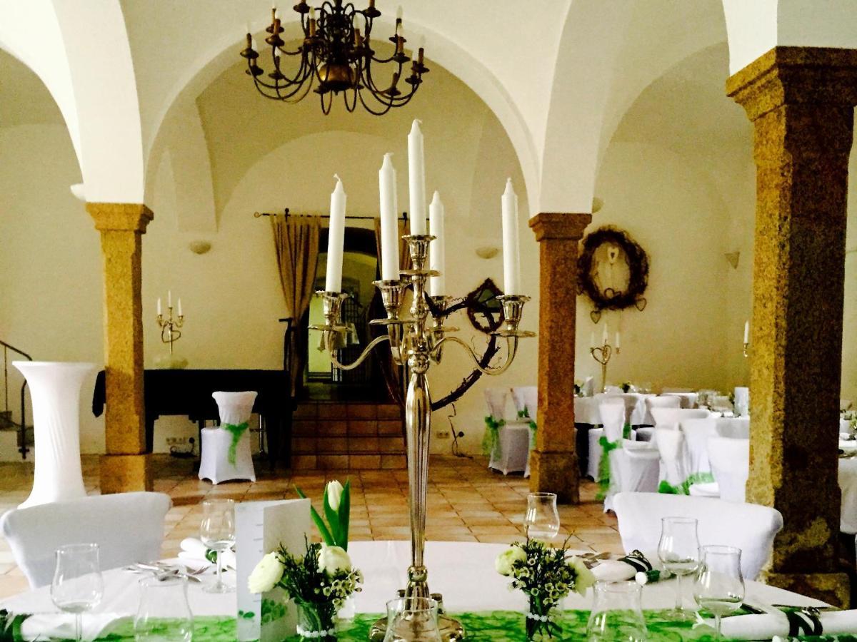 Dein Gutshof Hotel & Ferienwohnungen ゲルリッツ エクステリア 写真