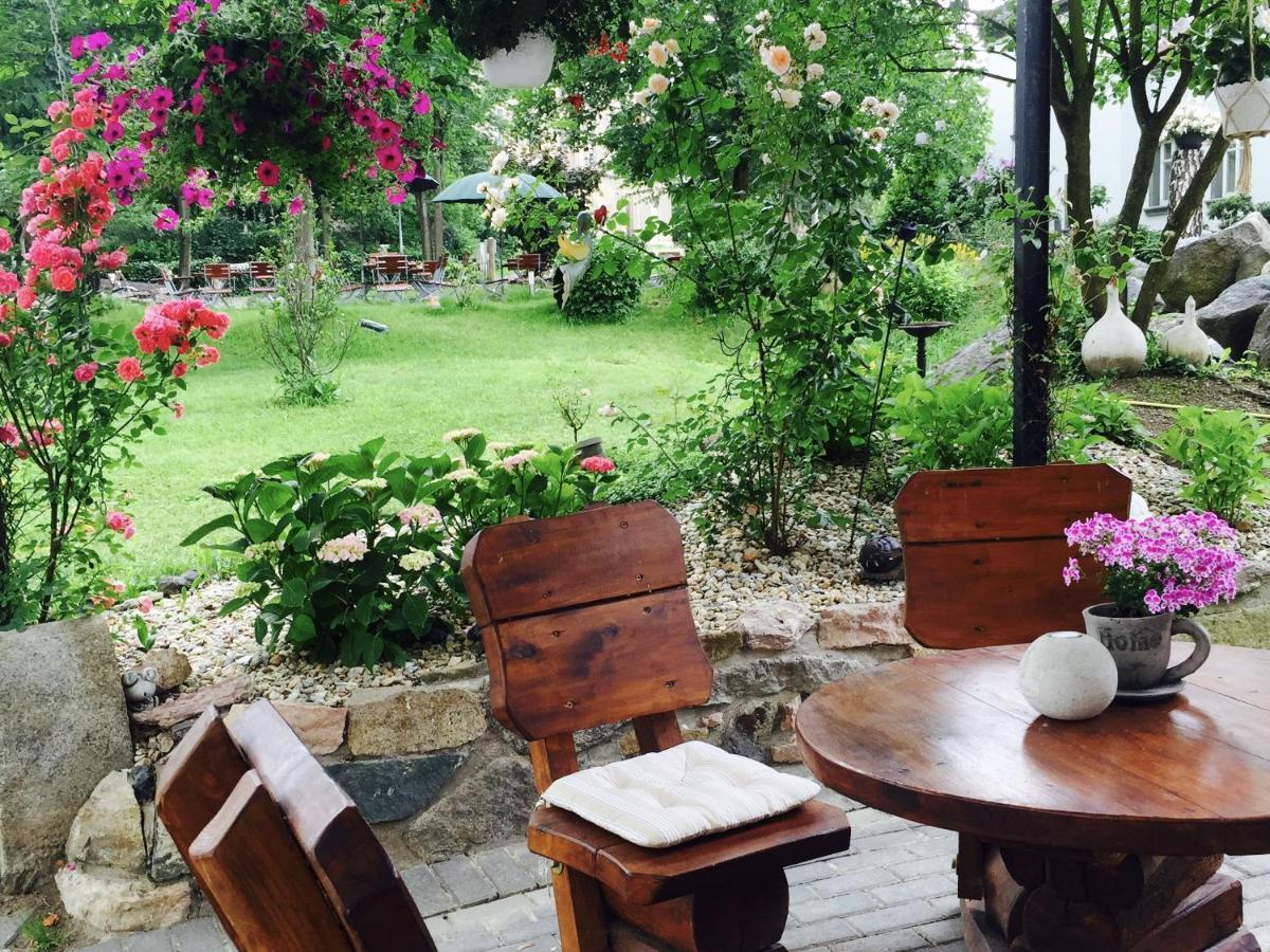 Dein Gutshof Hotel & Ferienwohnungen ゲルリッツ エクステリア 写真