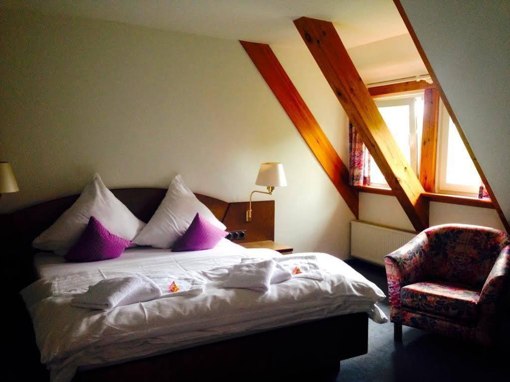 Dein Gutshof Hotel & Ferienwohnungen ゲルリッツ エクステリア 写真