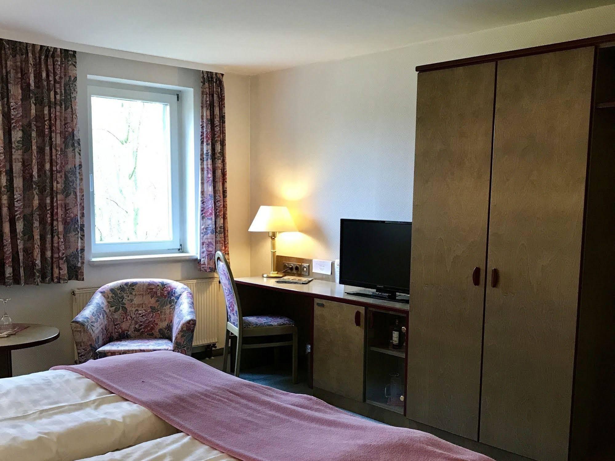 Dein Gutshof Hotel & Ferienwohnungen ゲルリッツ エクステリア 写真