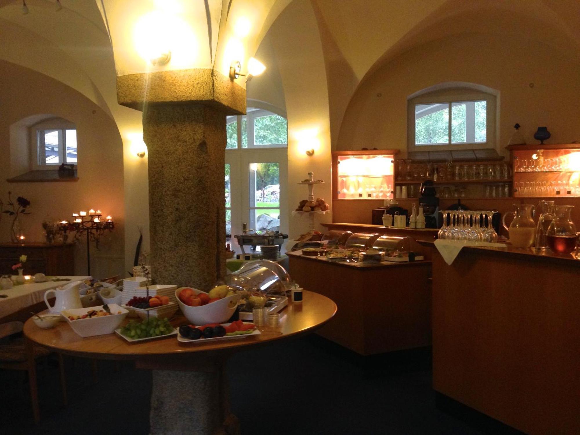 Dein Gutshof Hotel & Ferienwohnungen ゲルリッツ エクステリア 写真