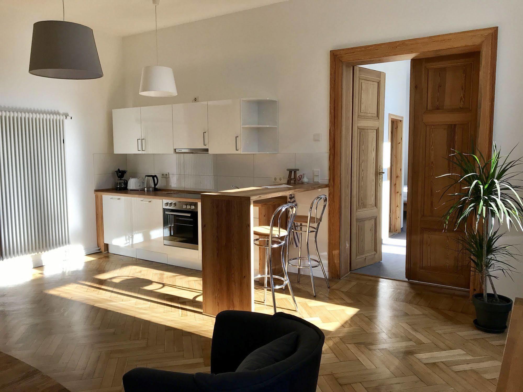 Dein Gutshof Hotel & Ferienwohnungen ゲルリッツ エクステリア 写真