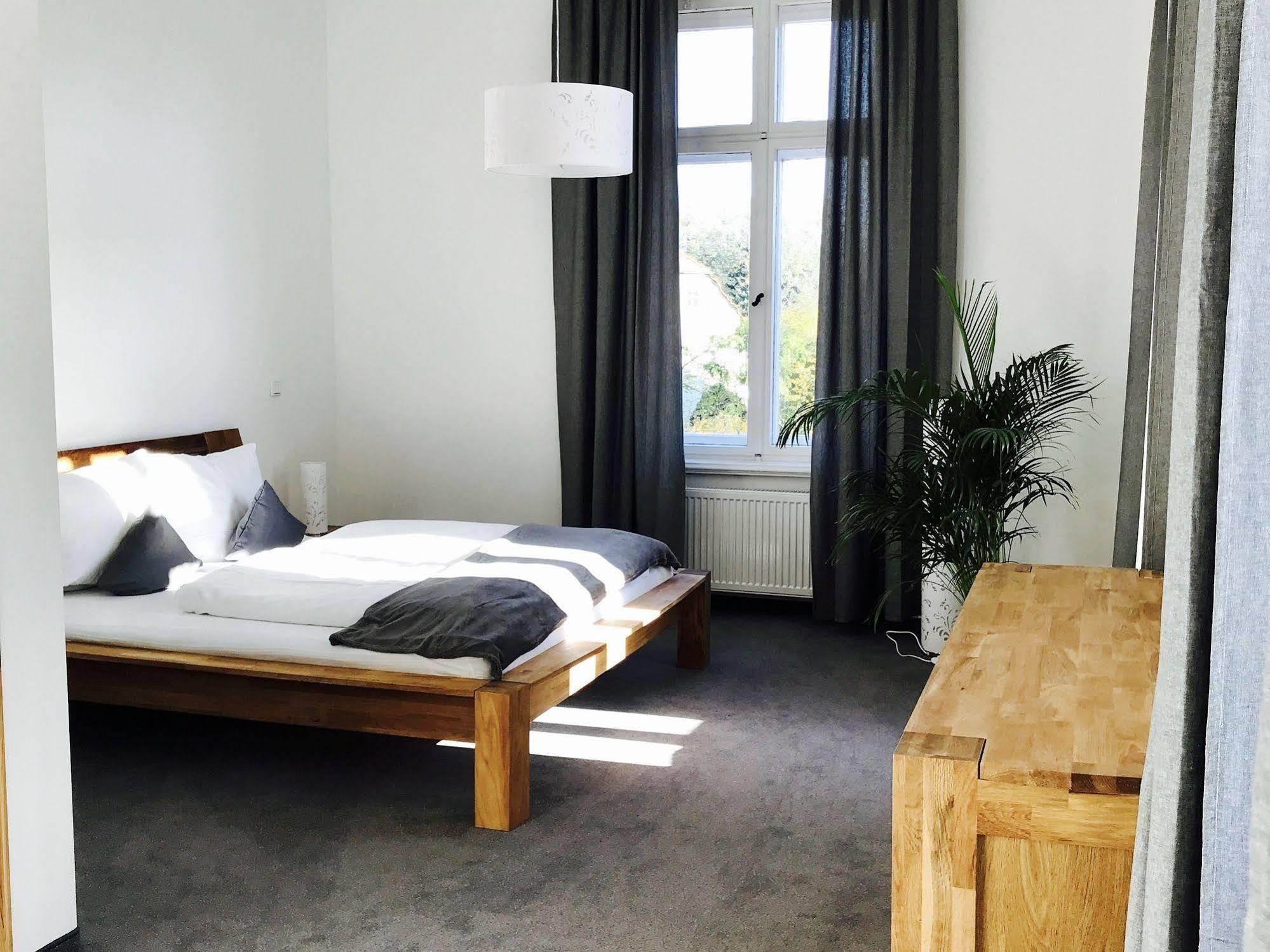 Dein Gutshof Hotel & Ferienwohnungen ゲルリッツ エクステリア 写真