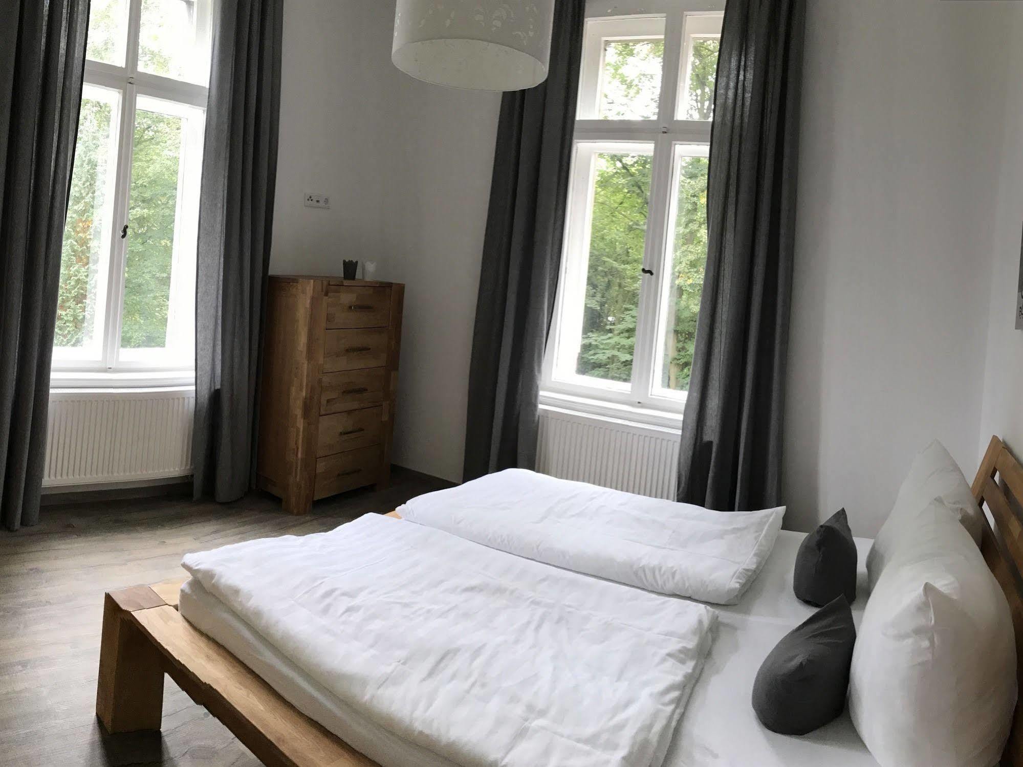 Dein Gutshof Hotel & Ferienwohnungen ゲルリッツ エクステリア 写真